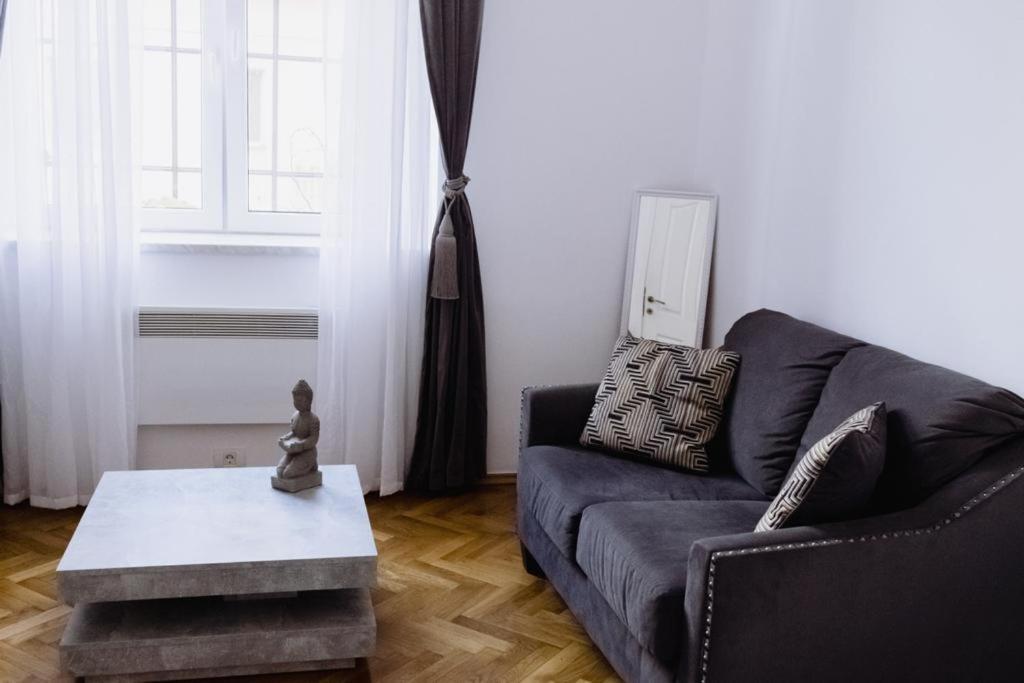 ☆ Bulevard Apartments ☆ Arad Luaran gambar